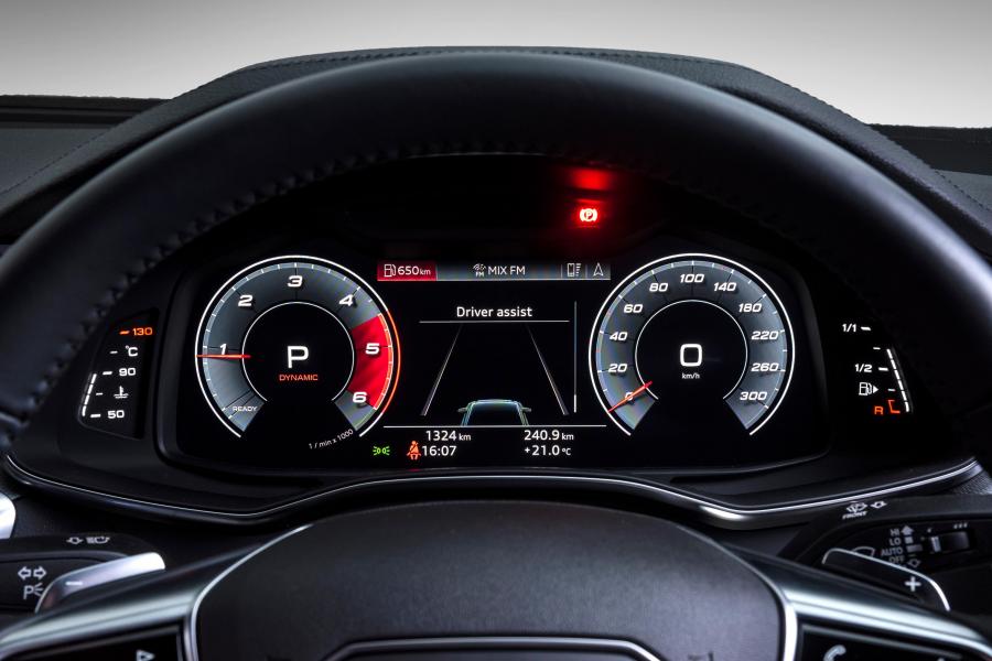 Панель приборов Audi A6 40 TDI S-Line (C8) 2020 года  (ZA) (фото 19 из 40)